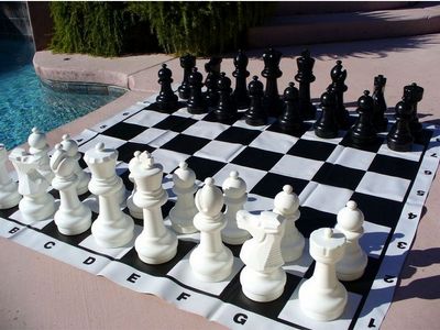 Комплект шахматных фигур до 29 см с полем пластмассовым сборным 140х140 см